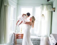 bride and daughter